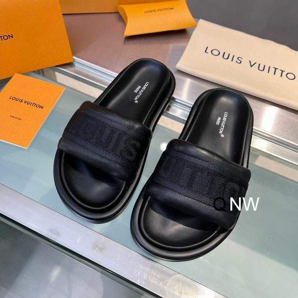 Picture of Louis Vuitton Slippers _SKULVsz35-40NW0112450